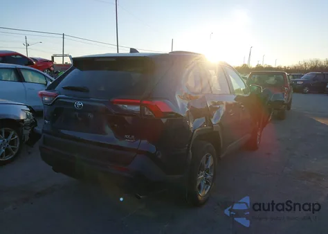 2024 Toyota Rav4 Xle z USA, uszkodzony, nr VIN 2T3P1RFVXRW428265